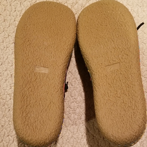 Comfortable Onyx Slip-On Sneakers - Picture 6 of 7